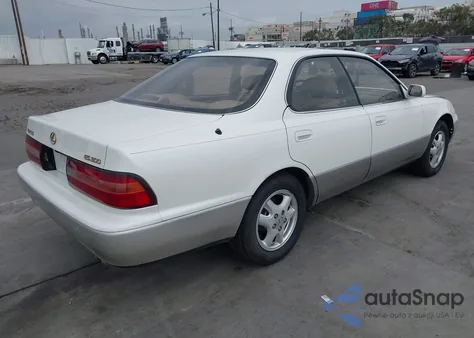 1996 Lexus Es 300 из США, поврежденный, VIN JT8BF12G1T0161130